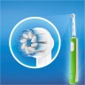 Зубная щетка электрическая Oral-B Junior зеленый/белый