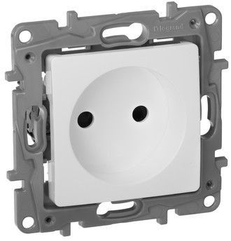 Розетка силовая Legrand Etika (672234) скрыт. зазем. штор. IP21 белый