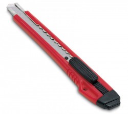 Нож канцелярский Kw-Trio 3563red шир.лез.9мм усиленный 2 сменных лезвия металл красный блистер